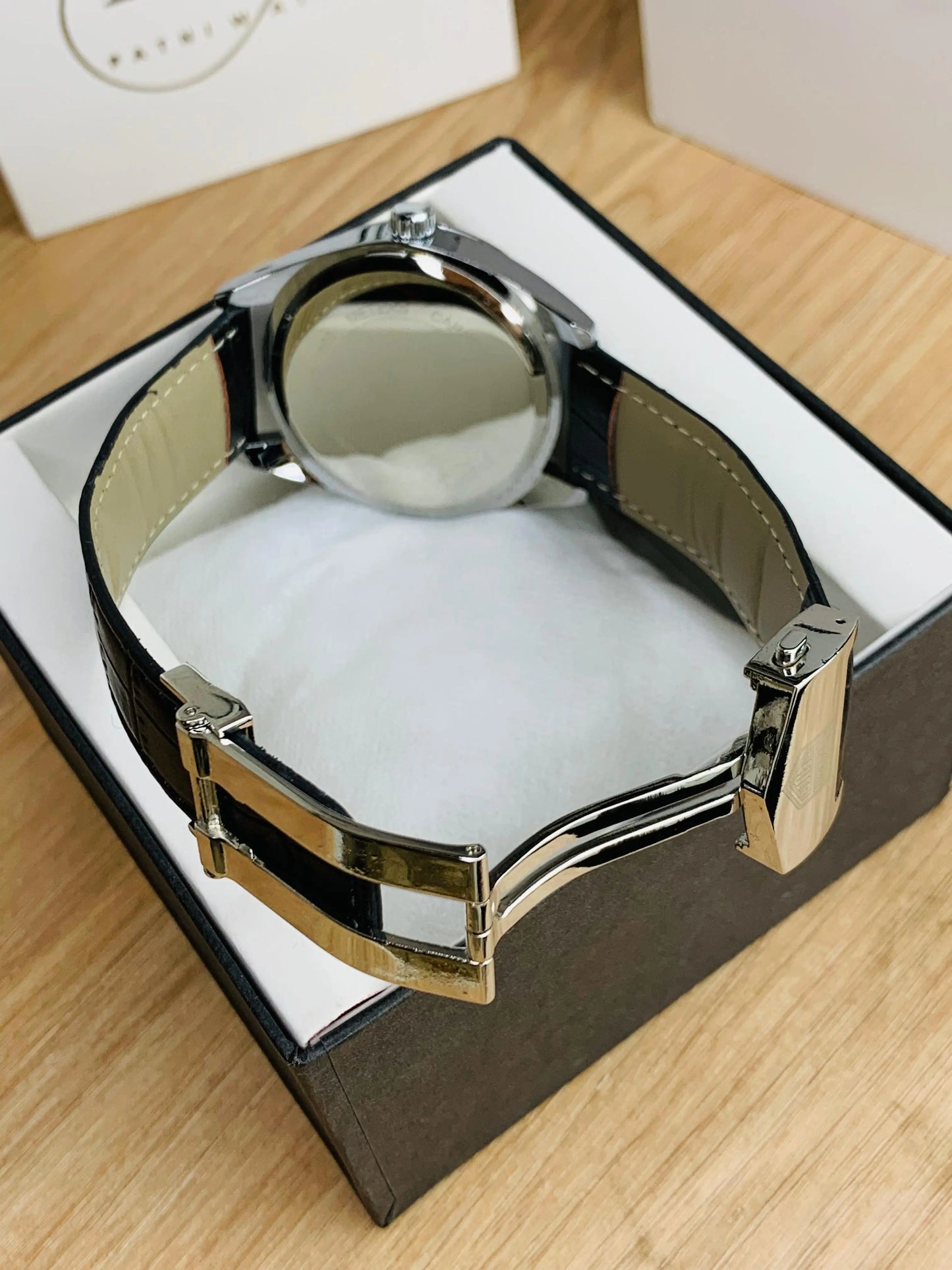 BLACK TAG MODEL - QUARTZ Patni Watches