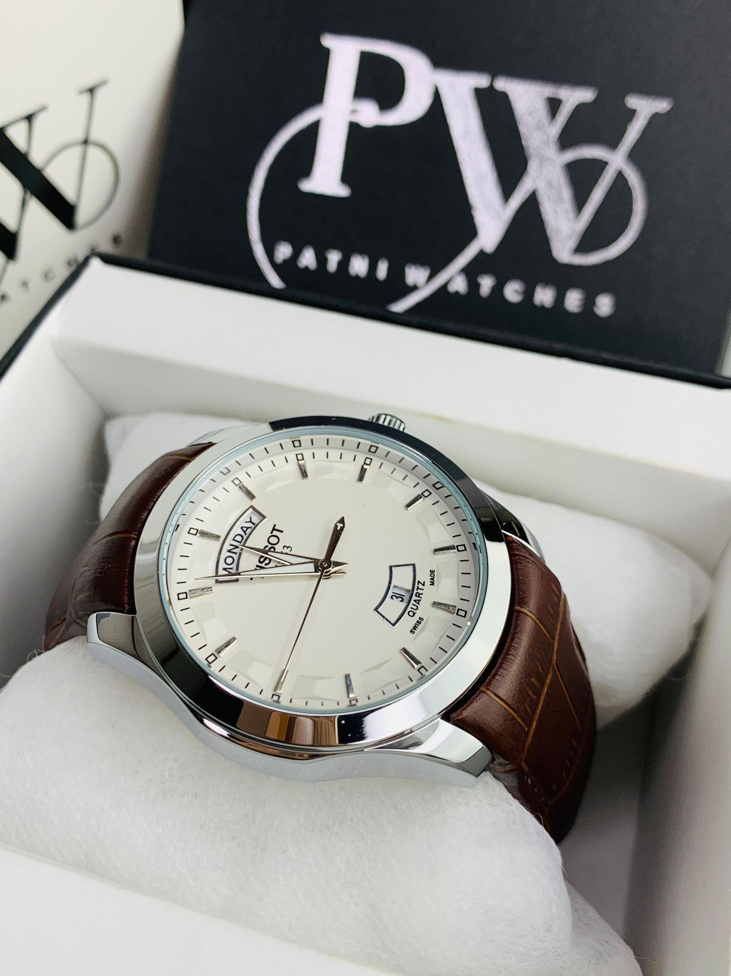New Latest Model With Date & Day Adjustment - Quartz (Brown)