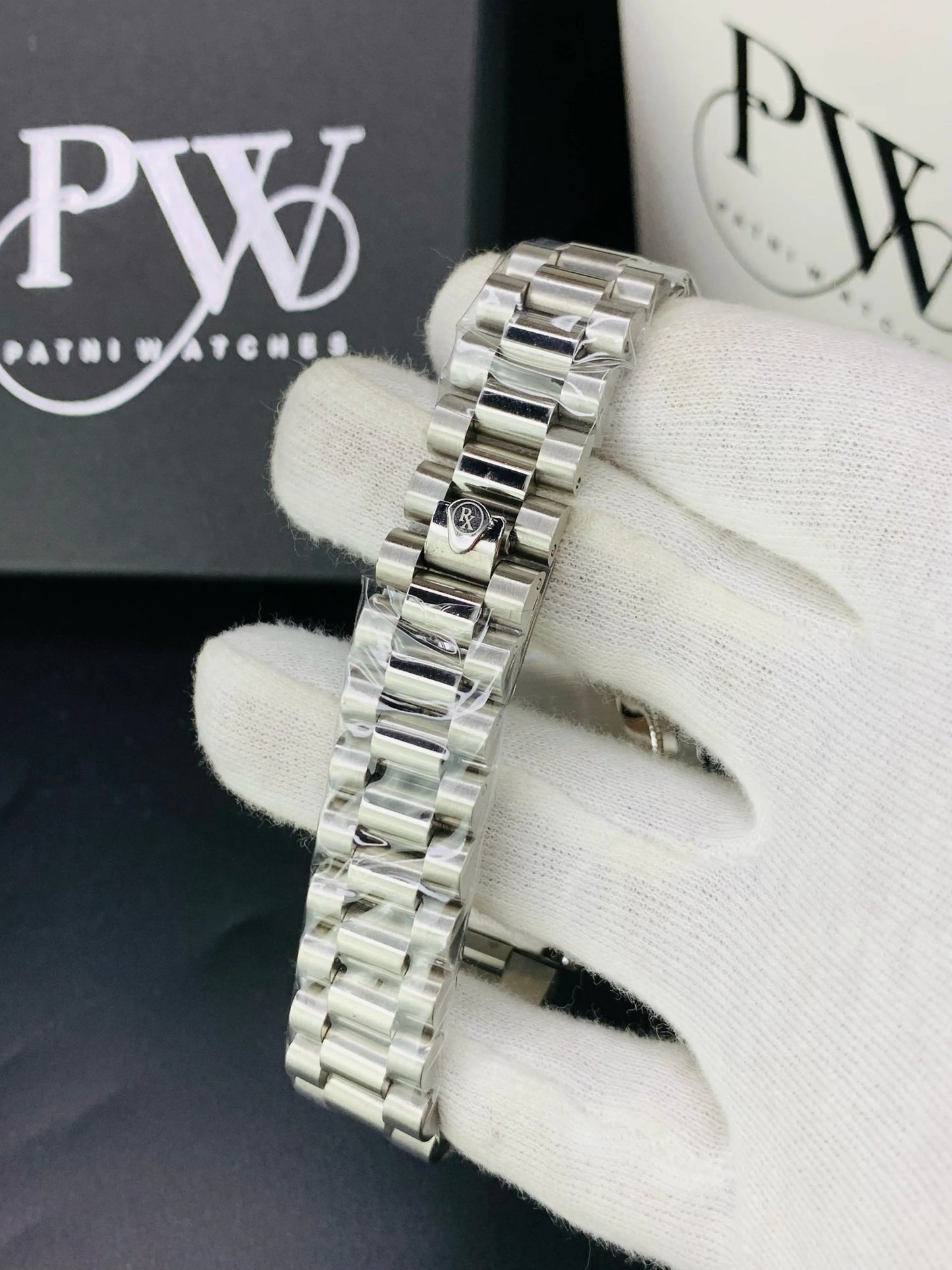 Oyestar Model (Black) Patni Watches