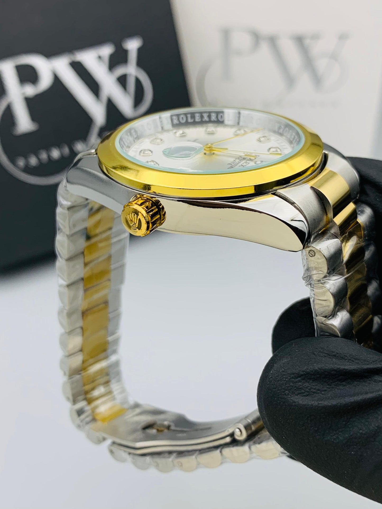 Stone Model With Date Adjustment (White) Patni Watches