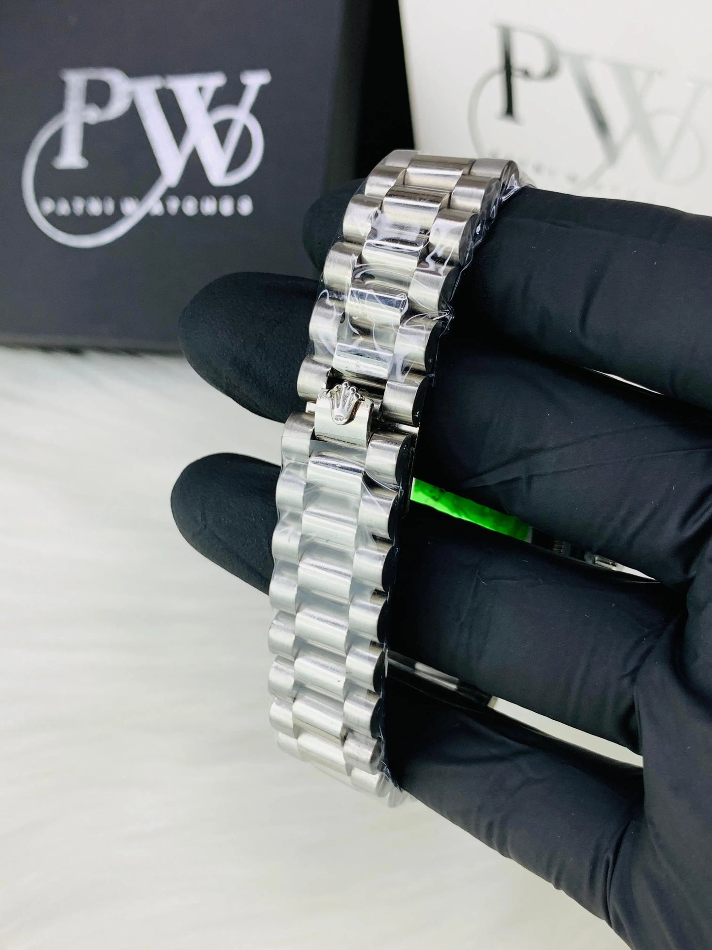 Oyestar Model (Green) Patni Watches
