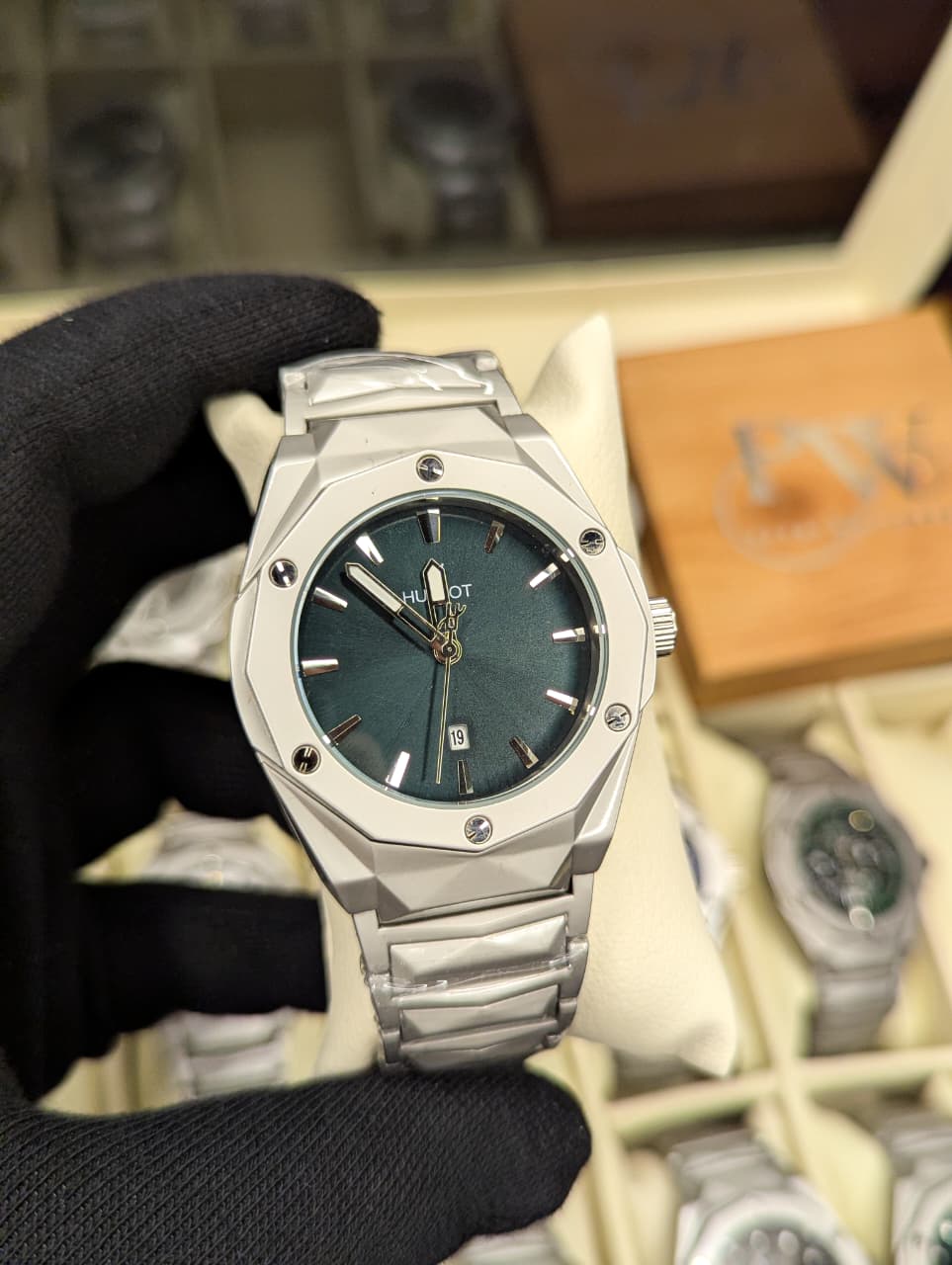 Diamond Cut | Date Adjustment | Texture Chain (Index Green) Patni Watches